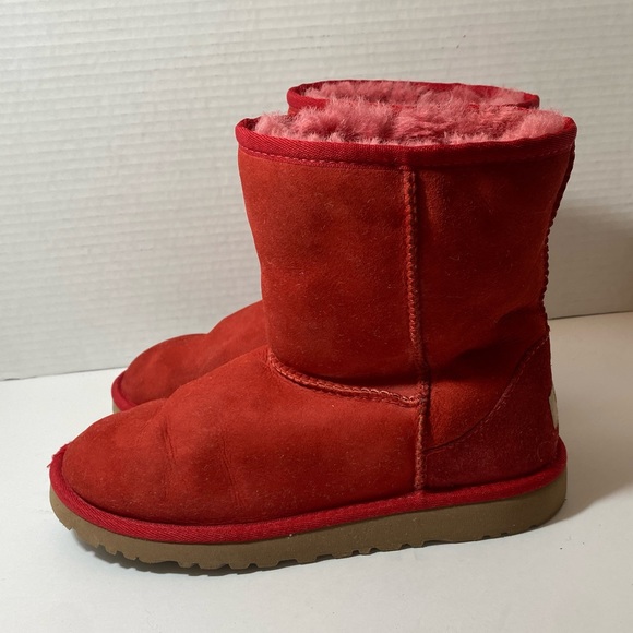 Ugg Kids Classic Short II Boot Red Ribbon Size 4 - Picture 3 of 11